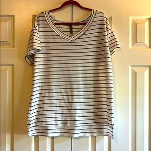 HoneyMe Curvy Waffle Shirt Size XL